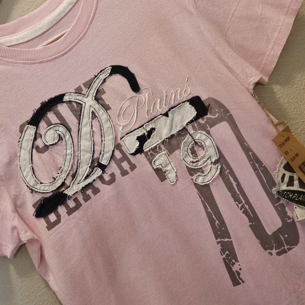 Ditch Plains T-shirt Pink      Short Sleeve shirt Size L
